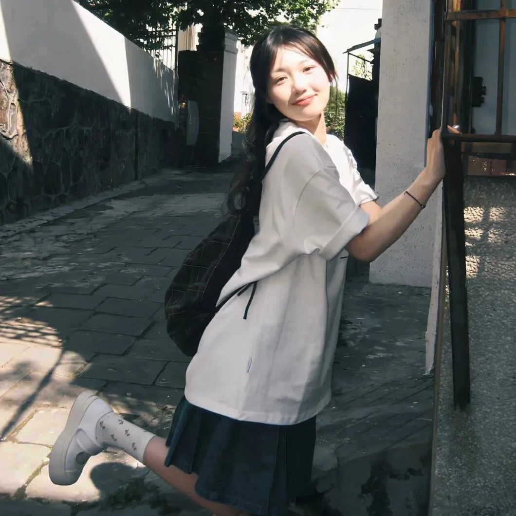 君有云